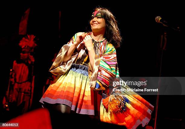 Musician Bjork performs at the Apollo on April 11, 2008 in Manchester, England.