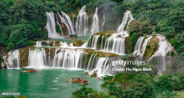 ban gioc - detian waterfall - detian waterfall stock pictures, royalty-free photos & images