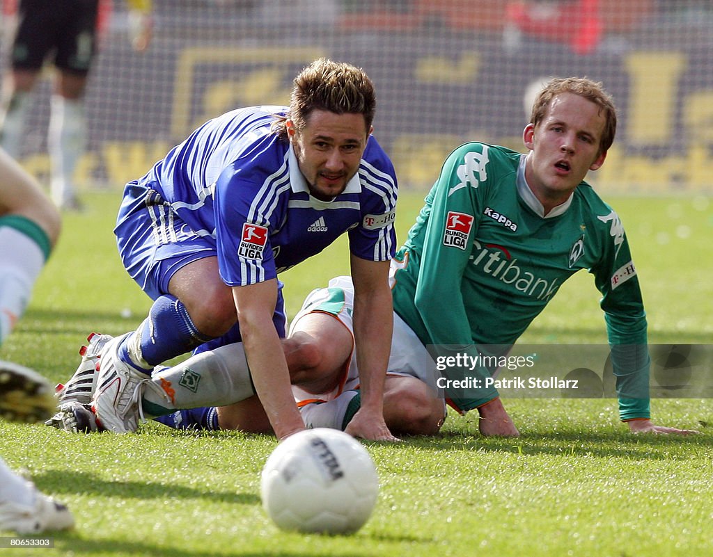 Werder Bremen v Schalke 04 - Bundesliga