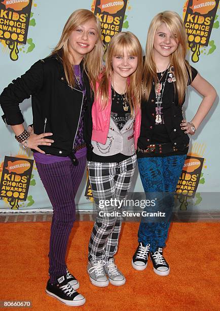 Performers Clique Girlz arrive at Nickelodeon's 2008 Kids' Choice Awards held at the Pauley Pavilion on March 29, 2008 in Westwood, California.