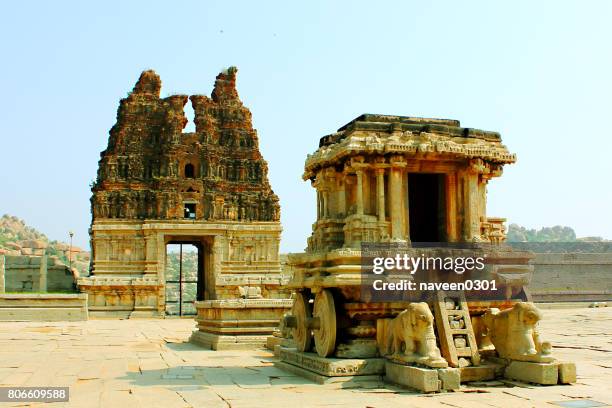 vittala tempel stein chariot in hampi, karnataka, indien - bangalore tourist stock-fotos und bilder