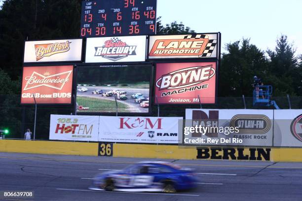 Hunter Baize Racing 343 Baize Stock Photos, High-Res Pictures, and Images - Getty Images
