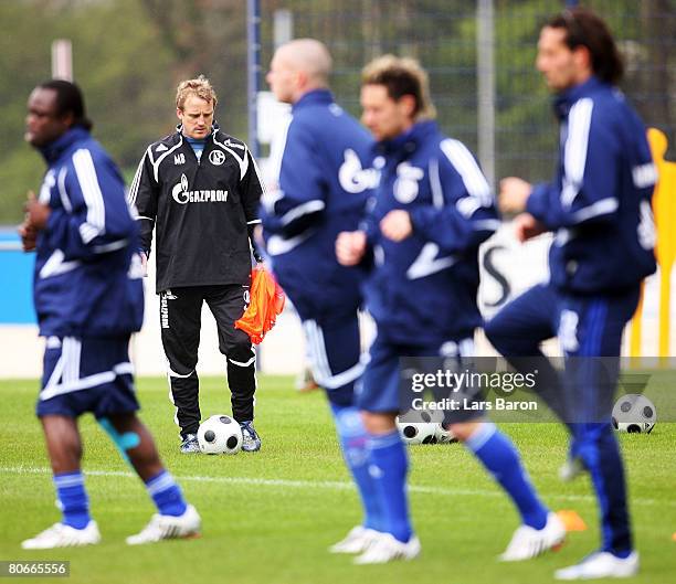 New coach Mike Bueskens is seen during a FC Schalke 04 training session at the Veltins Arena on April 14, 2008 in Gelsenkirchen, Germany.