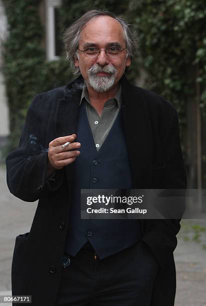 Pulitzer-prize winning comics artist Art Spiegelman poses briefly for a portrait outside the Hau 1 theater on April 14, 2008 in Berlin, Germany....