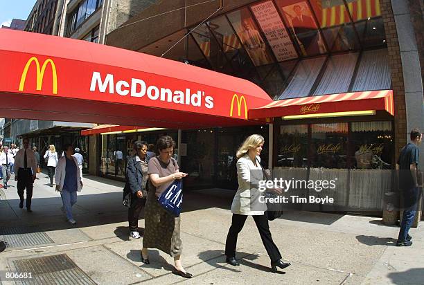 First Mccafe 800 Cafe 1993 Stock Photos, High-Res Pictures, and Images - Getty Images