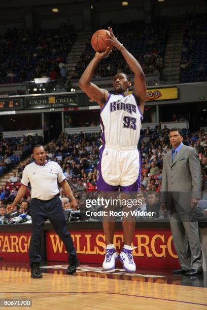 Ron Artest of the Sacramento Kings shoots against the Los Angeles Clippers during the game at ARCO Arena on April 3, 2008 in Sacramento, California....