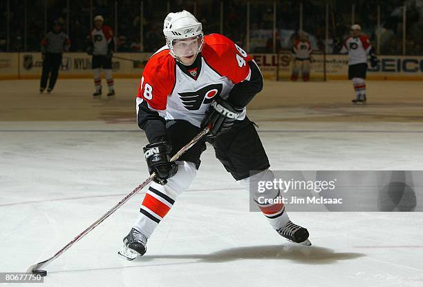 Daniel Briere of the Philadelphia Flyers skates against the New York Islanders on March 1, 2008 at Nassau Coliseum in Uniondale, New York.