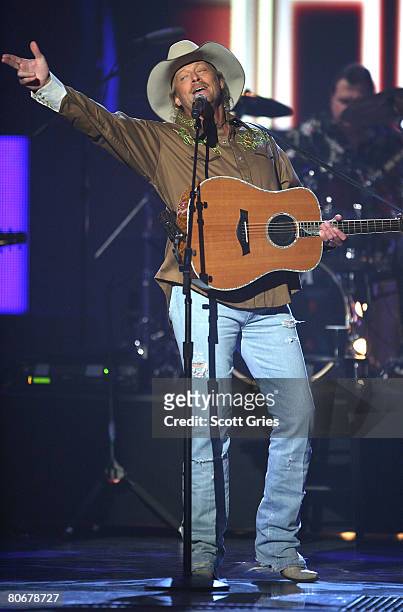 Musician Alan Jackson onstage during the 2008 CMT Music Awards at the Curb Events Center at Belmont University on April 14, 2008 in Nashville,...