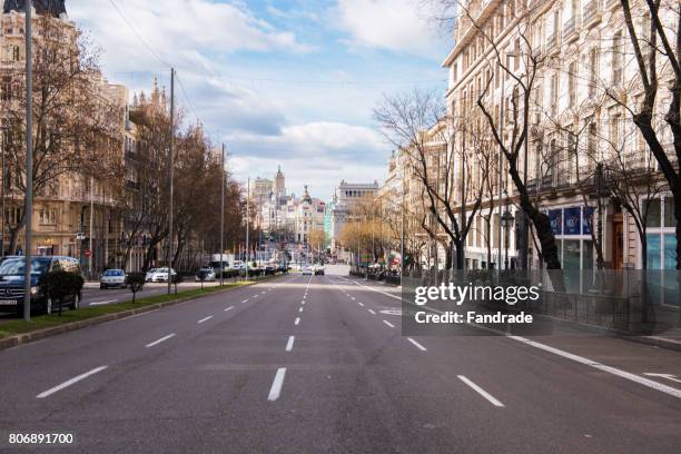 view of alcalá street, madrid - boulevard stock-fotos und bilder