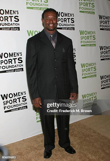 Football player Willie McGinest arrives at Women's Sports Foundation's "Billie Awards" held at the Beverly Hilton Hotel on April 15, 2008 in Beverly...