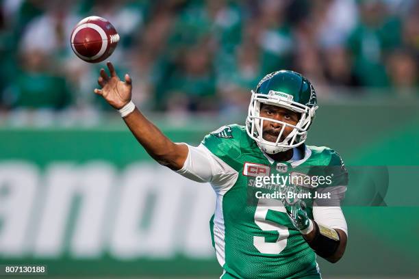 Kevin Glenn of the Saskatchewan Roughriders throws a pass in the game between the Winnipeg Blue Bombers and Saskatchewan Roughriders at Mosaic...