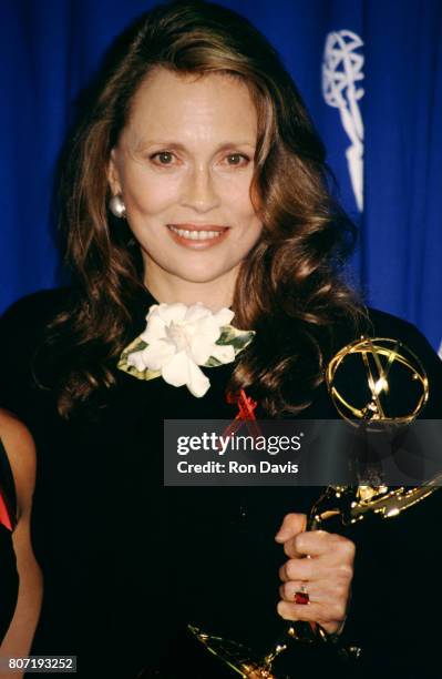 Actress Faye Dunaway holds her Emmy Award for Outstanding Guest Actress in a Drama Series, for her role in "Columbo" during The 46th Annual Primetime...