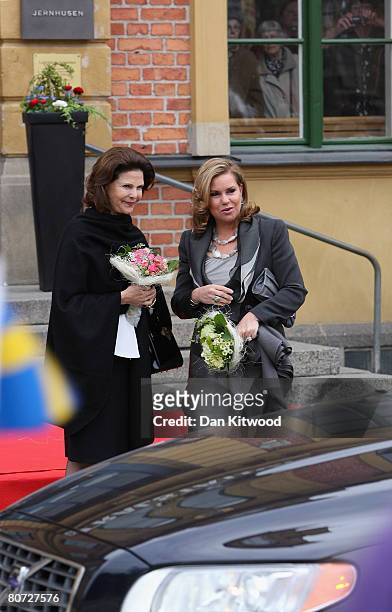 Grand Duchess Maria Teresa of Luxembourg arrives with Queen Silvia of Sweden at Linkoping Train Station on April 17, 2008 in Linkoping, Sweden. The...