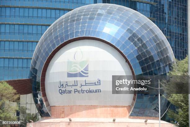Shell Qatar Address 92 Qatar Petroleum Headquarters Stock Photos, High-Res Pictures, and ...