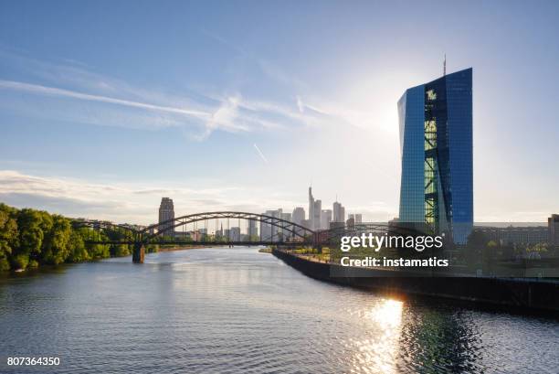 edificio de banco central europeo en frankfurt - frankfurt main fotografías e imágenes de stock