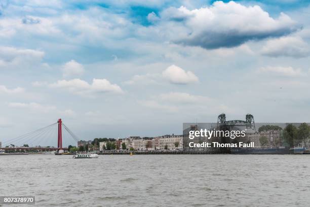 parkhotel ilha e ponte em roterdão - rio nieuwe maas - fotografias e filmes do acervo