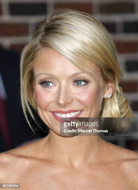Television personality Kelly Ripa visits "Late Show With David Letterman" on April 17, 2008 in New York City, New York.
