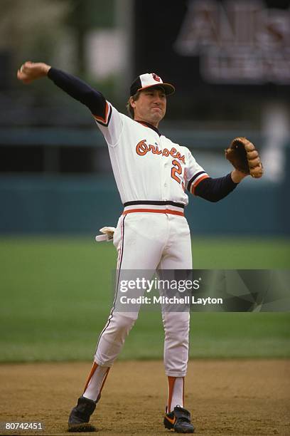 Ray Knight of the Baltimroe Orioles fields a ground ball during a baseball game on June 1,1987 at Memorial Stadium in Baltimore, Maryland.