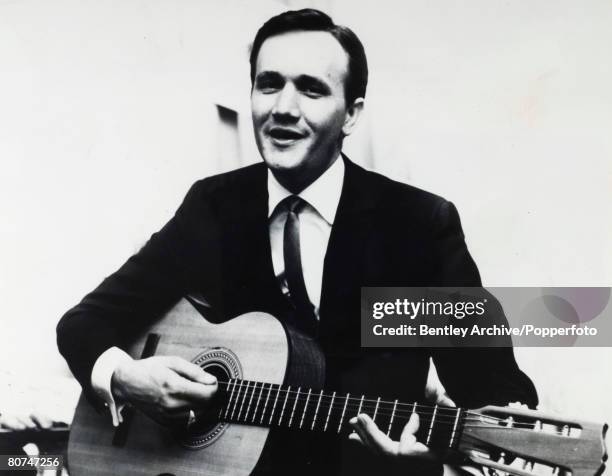 Personalities, Music, pic: January 1966, Great Britain, American singer, songwriter and musician Roger Miller (1936-1992