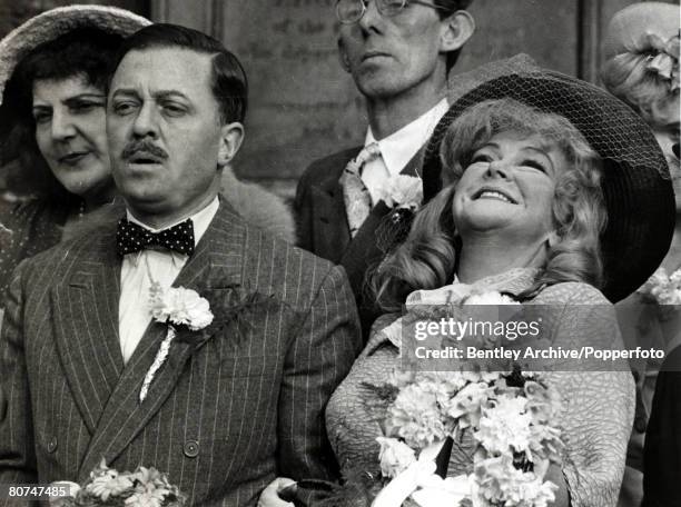 Cinema Personalities, pic: circa 1962, British actor Richard Attenborough appearing with actress Beryl Reid in the film "The Dock Brief"