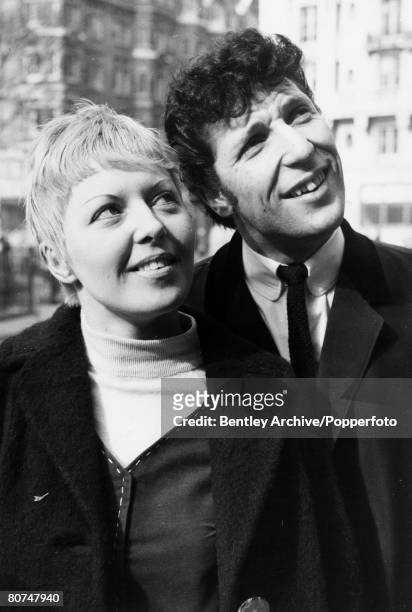 Music, Personalities, London, pic: 2nd March 1965, Welsh born pop star Tom Jones pictured with his wife Melinda Woodward in London's Hanover Square.