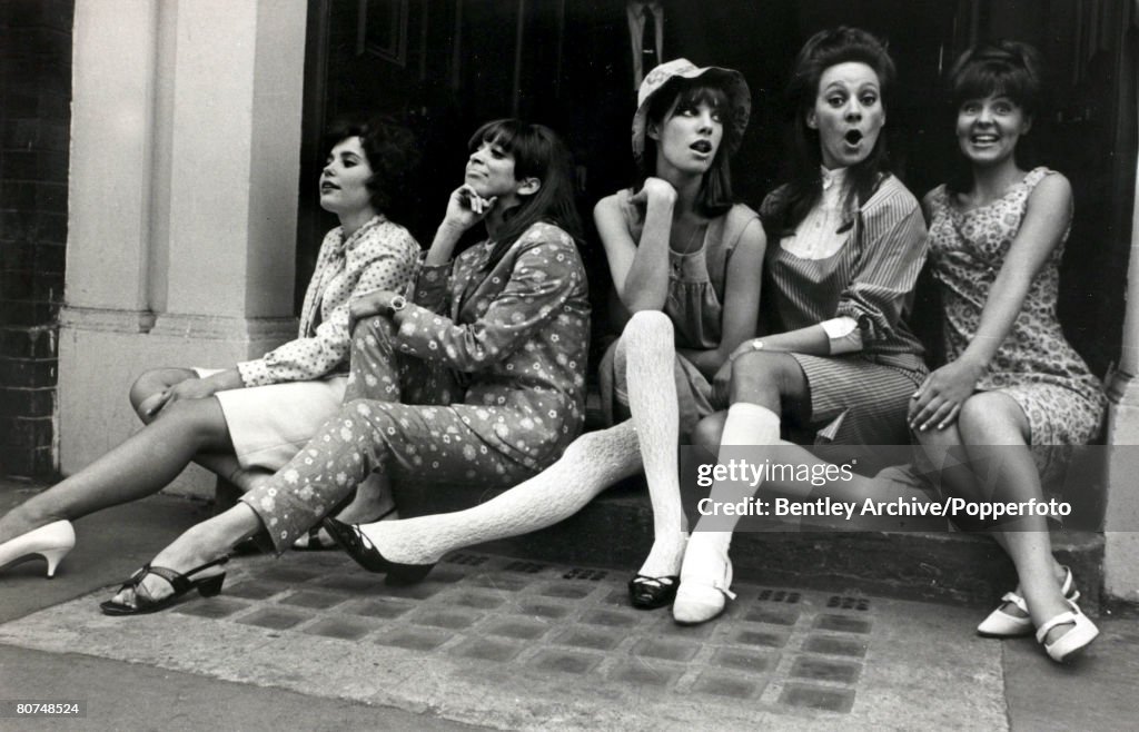 Entertainment Personalities. London. 29th June 1965. Five hopeful young women about to start rehearsals for West End roles in "Passion Flower Hotel", L-R: Karin Fernald, Jean Muir, Jane Birkin, Francesca Annis and Pauline Collins.