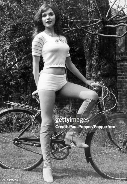 Stage and Screen, Personalities, pic: May 1971, Young British actress Madeline Smith, who at that time often played in Hammer horror, and comedy...