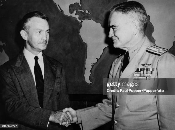 War and Conflict, World War II, pic: circa 1943, US, Admiral William F, Halsey, right, commander of the 3rd Fleet pictured with US,Secretary of the...