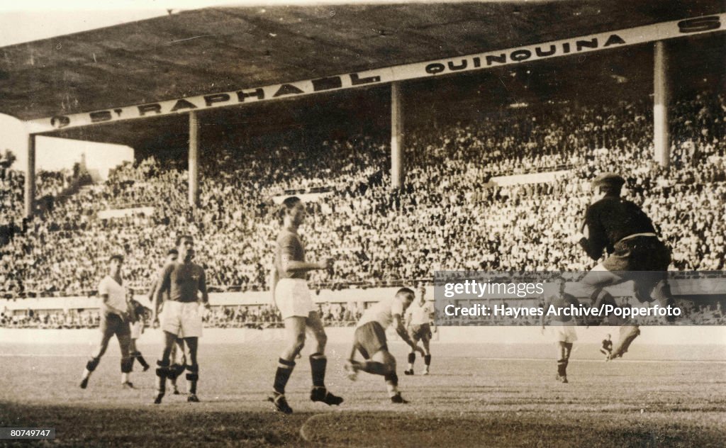 Football 18th June 1938. World Cup Finals. Marseilles, France. Semi-Final. Italy 2 v Brazil 1. Italian goalkeeper Olivieri leaps to save during the match.