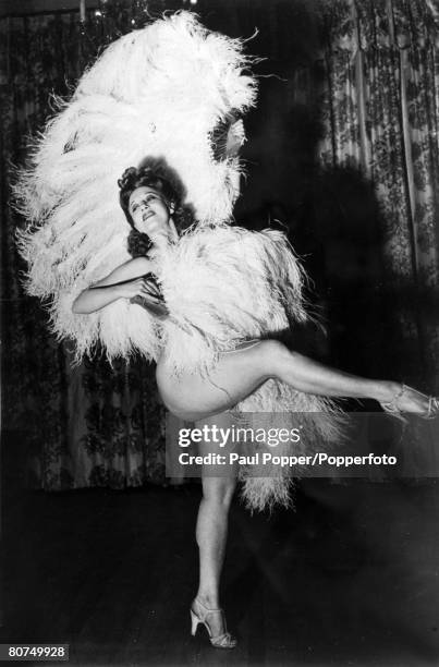 Personalities, Entertainment, Dance, pic: circa 1930's, New York, Sally Rand, American exotic dancer and actress famous for her fan dance