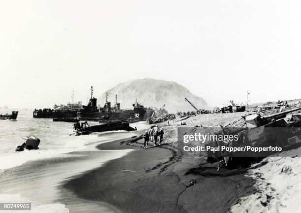 War and Conflict, World War Two, Far East, pic: February 1945, American LSM's and LST's unloading supplies on the well defended island of Iwo Jima,...