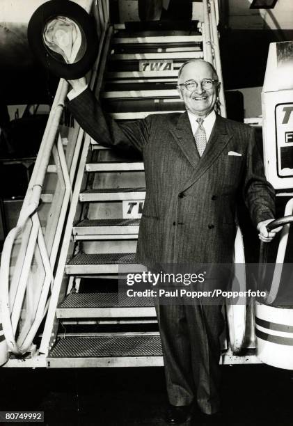 Politics, Personalities, USA, pic: circa 1957, Former President Harry S, Truman, pictured in buoyant mood as he leaves New York, Harry S,Truman...