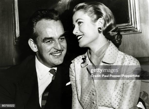 Stage and Screen, Personalities, pic: 10th January 1956, American actress Grace Kelly with her fiance Prince Rainier of Monaco, Grace Kelly, born in...