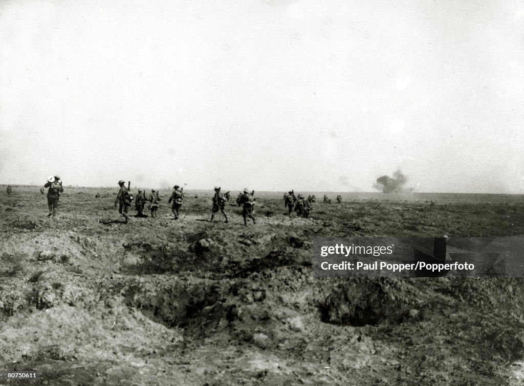 War and Conflict World War I. (1914-1918). Battle of the Somme, September 1916. British troops of the Liverpool Rifles going up to attack Ginchy during the bloody Battle of the Somme.