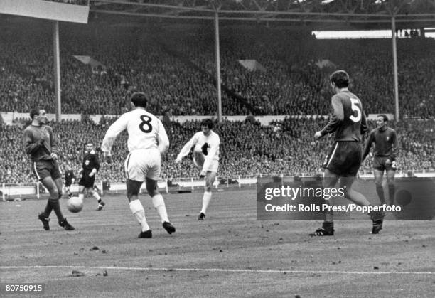 20th May 1967, FA, Cup Final at Wembley, Tottenham Hotspur 2 v Chelsea 1, Tottenham Hotspur winger Jimmy Robertson shoots past Jimmy Greaves and...