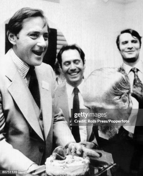 Personalities, Art, pic: 1978, New York, Claude Picasso the son of the late Spanish artist Pablo Picasso pictured holding the birthday cake for 94...