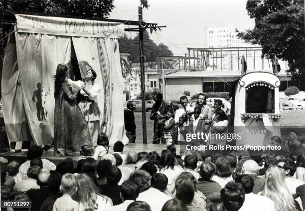 Social History, San Francisco, California, USA, 1st July 1967, The San Francisco Mime troupe entertains people in Haight-Ashbury