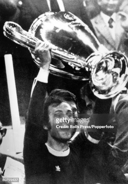28th May 1975, European Cup Final Replay in Paris, Bayern Munich 2 v Leeds United 0, Bayern Munich captain Franz Beckenbauer lifts the European Cup