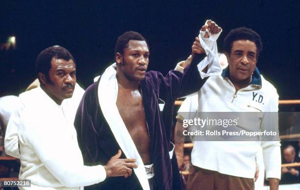 Sport, Boxing, World Heavyweight Championship, Los Angeles, pic: 15th January 1972, Joe Frazier, USA, after beating Terry Daniels to retain his title...