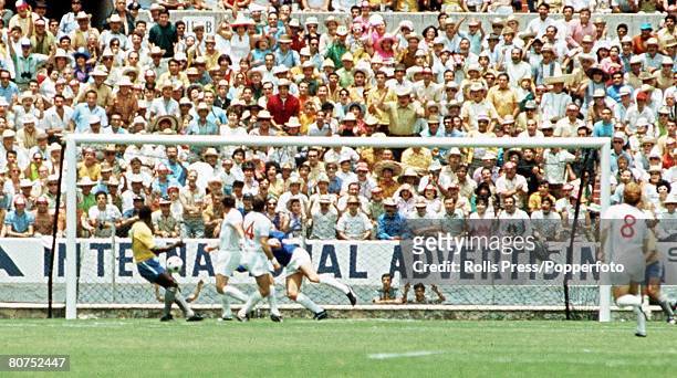 World Cup Finals, Guadalajara, Mexico 7th June England 0 v Brazil 1, Brazil's Pele directs his header towards the England goal, Many fans behind are...