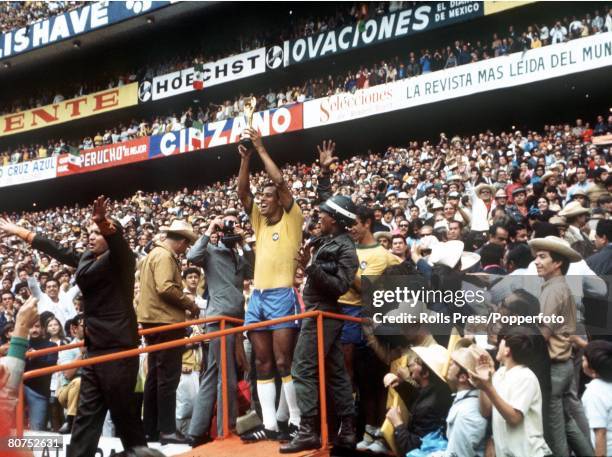 World Cup Final, Mexico City, Mexico, 21st June 1970, Brazil 4 v Italy 1, Brazilian captain Carlos Alberto holds aloft the Jules Rimet World Cup...