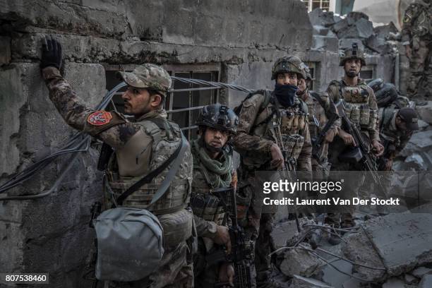 The Iraqi Army, Special Operations Forces and Counter-Terrorism Services made a new advance on Mosul"u2019s Old City and the al-Nuri Mosque complex,...