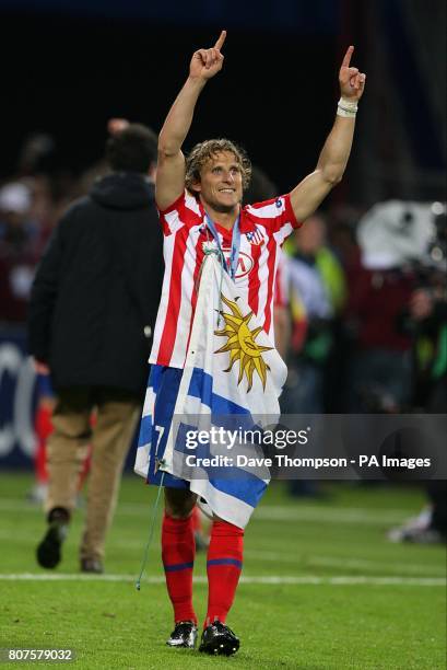 Diego Forlan Ripped 5.889 Diego Forlan Imágenes Stock Photos, High-Res Pictures, and Images ...