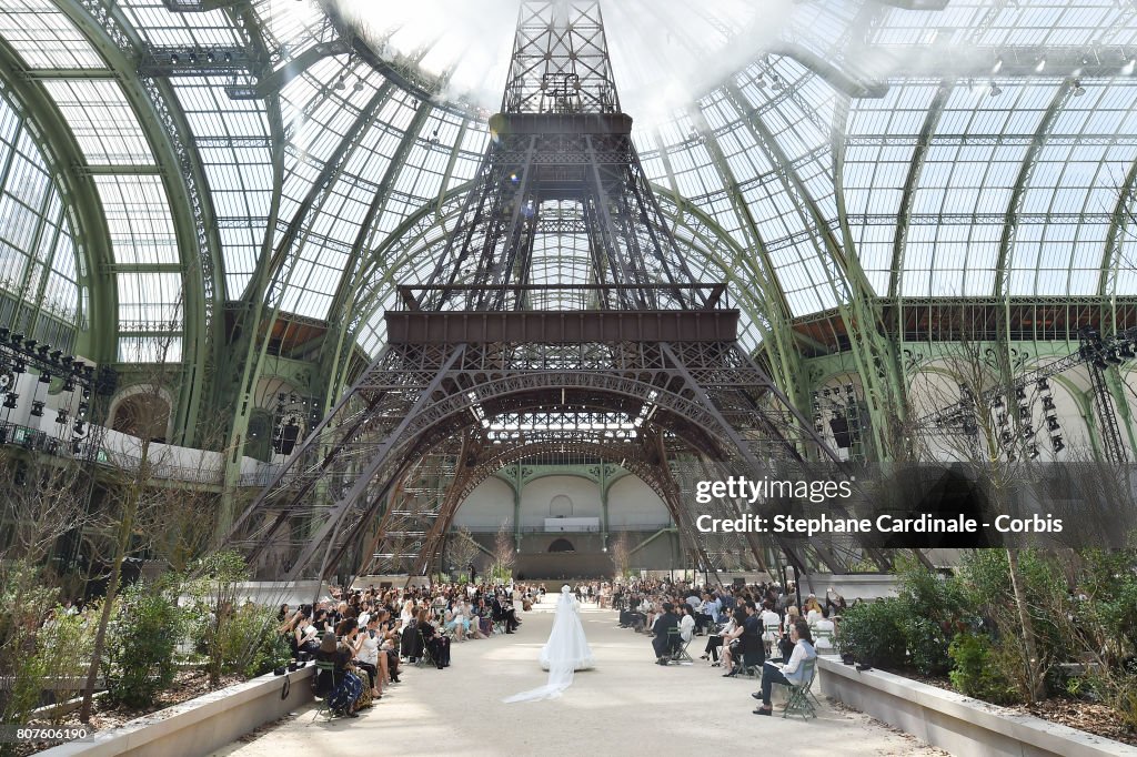 Chanel : Runway - Paris Fashion Week - Haute Couture Fall/Winter 2017-2018