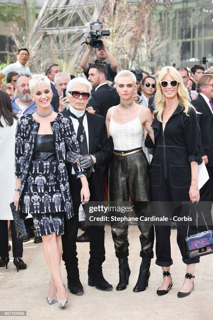 Chanel : Front Row - Paris Fashion Week - Haute Couture Fall/Winter 2017-2018