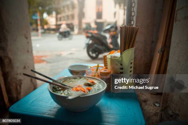 pho ga breakfast in hanoi, vietnam. - pho soup ストックフォトと画像