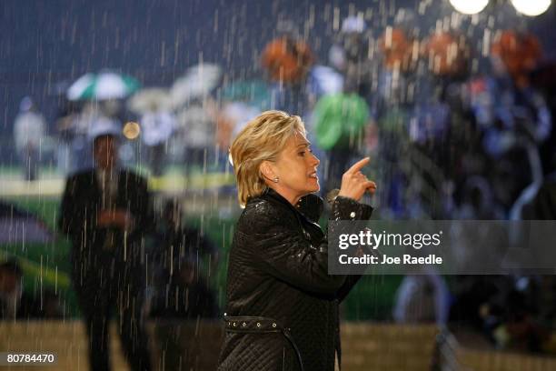 Rev Hillary Raining Us Clinton Rain Photos and Premium High Res Pictures - Getty Images
