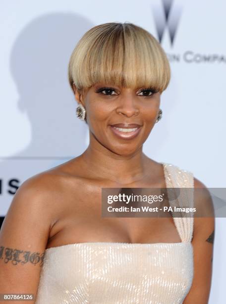 Mary J. Blige arriving for the amfAR Cinema Against AIDS 2010 fundraiser at the Hotel Du Cap, Eden Roc, Cap d'Antibes during the Cannes Film Festival