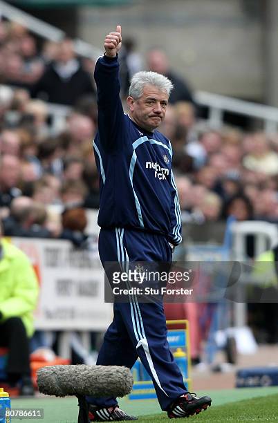 Newcastle manager Kevin Keegan salutes the fans during the Barclays Premier League Match between Newcastle United and Sunderland at St James' Park on...