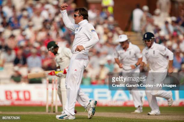 England's Graeme Swann celebrates bowling Bangladesh's Jahurul Islam during the second test at Old Trafford, Manchester.